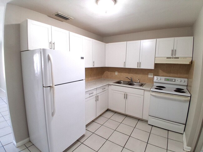 Foto del edificio - 2203-2205 SE 15th Pl