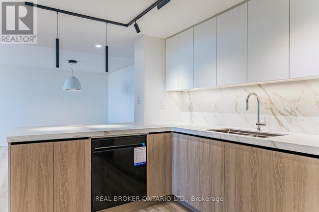 Photo du bâtiment - 3131 Bridletowne Cir