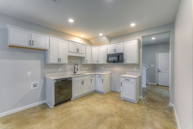 Photo - 650-652 Ayers Street BLW Apartment