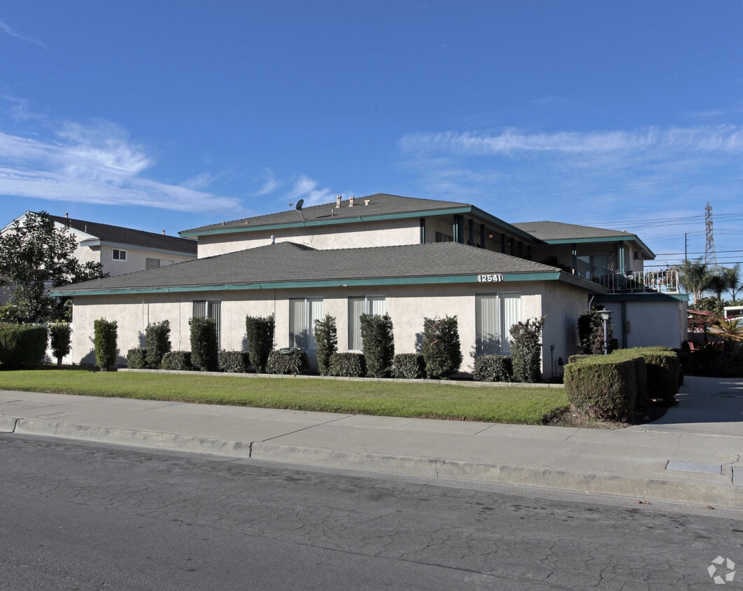 Primary Photo - 12541 Camus Ln