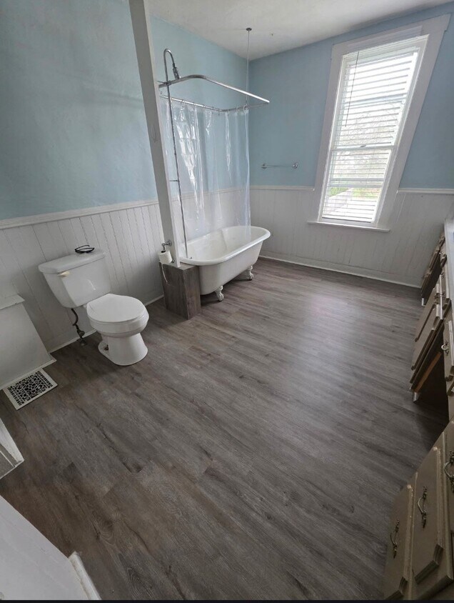 Foto del edificio - 1014 W Market St