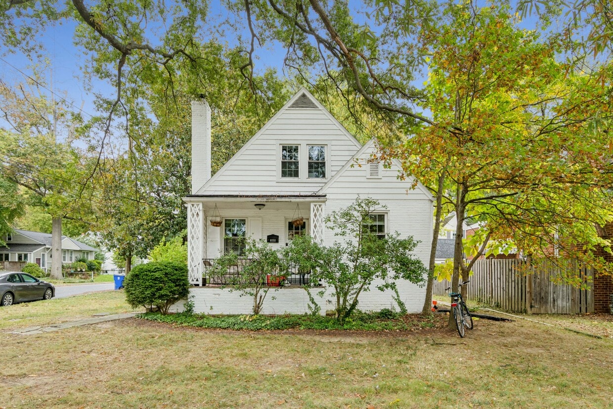 Primary Photo - 7003 Dartmouth Ave