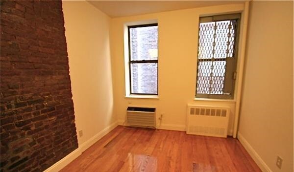 Building Photo - 366 Broome St
