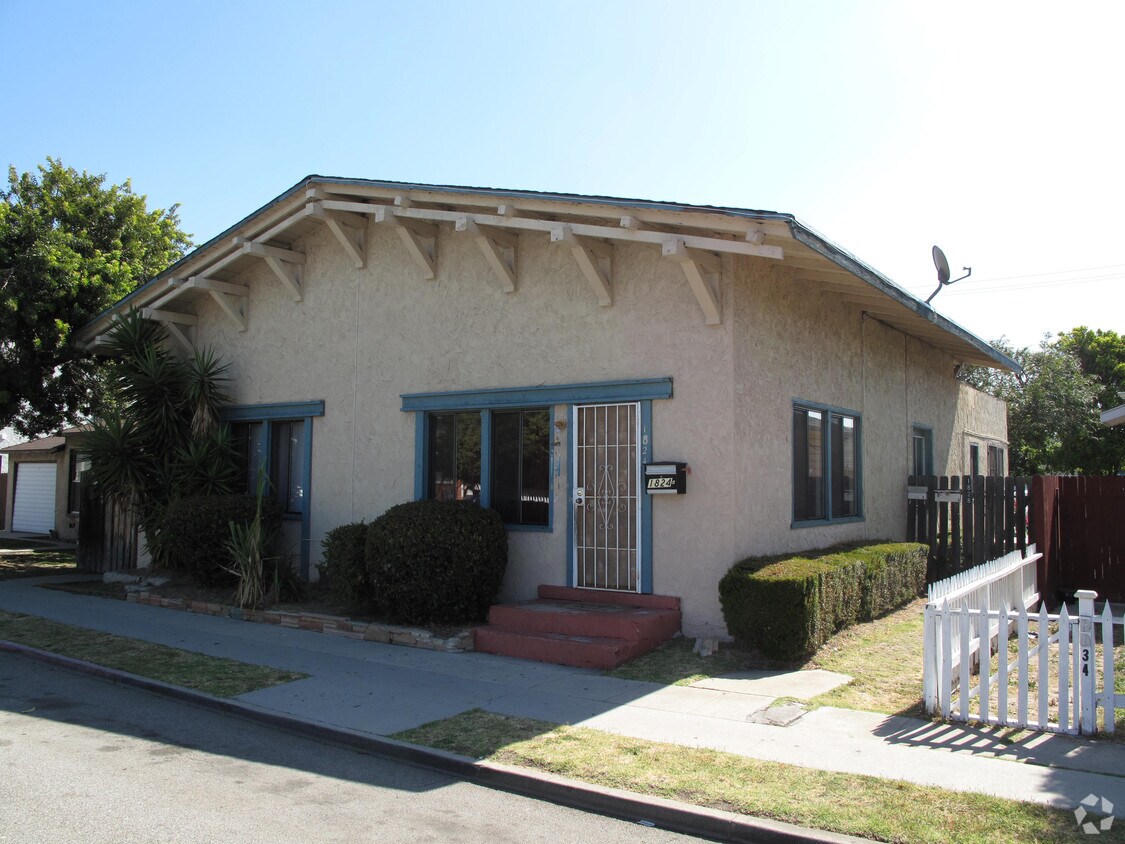 Foto principal - 1824 Cabrillo Ave