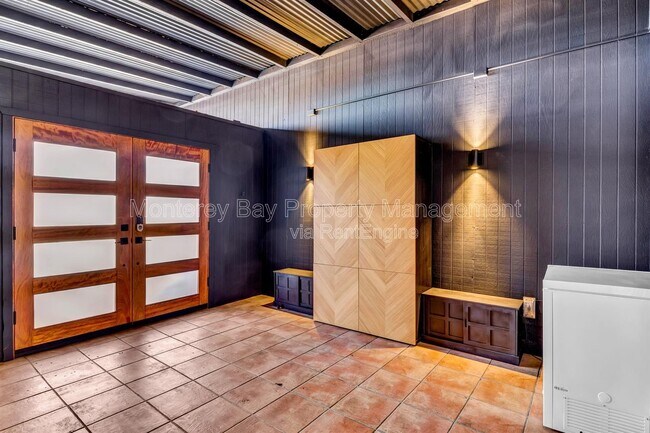Building Photo - 3057 Otto Dr