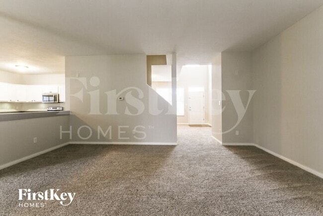 Building Photo - 6403 Pemboke Ct