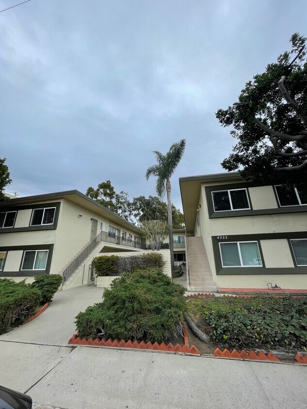 Primary Photo - 4555 Bond St
