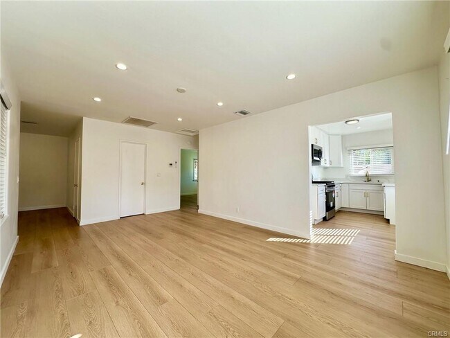 Foto del edificio - 4644 Lowell Ave