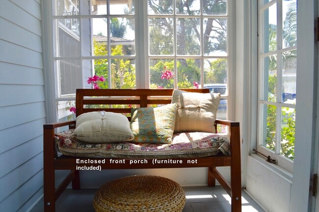 Foto del edificio - 648 Woodlawn Ave