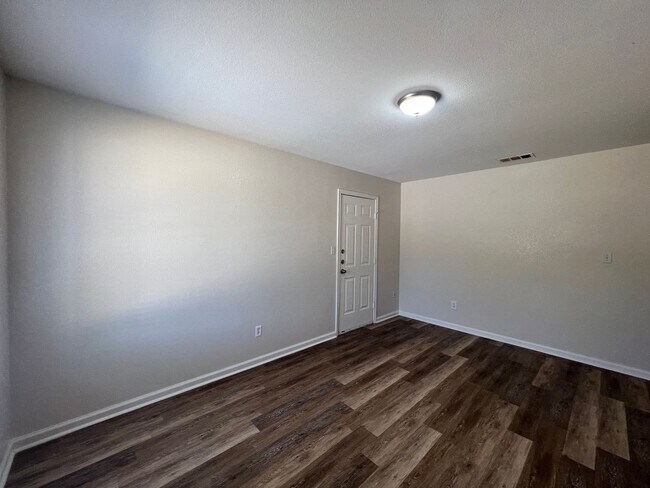 Building Photo - Calloway5217