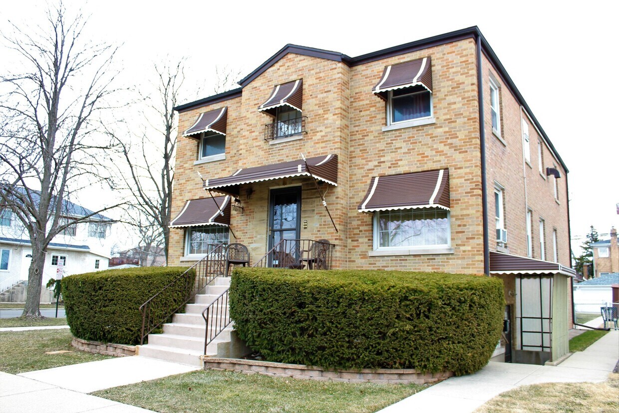 2047 73rd Ave Unit 1, Elmwood Park, IL 60707 Apartments in Elmwood Park, IL