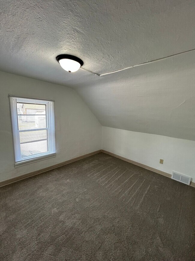 Foto del edificio - 202 2nd Ave NE