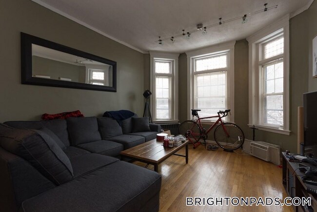 Building Photo - 1874 Commonwealth Ave