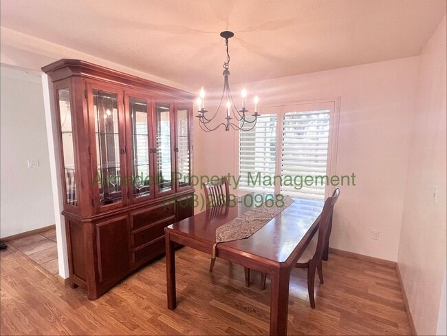 Foto del edificio - Remodeled Sunrise Community Single Story Condo! Pets Negotiable! Great Schools & Central A/C!!