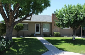 Building Photo - 2107 Rose Marie Dr