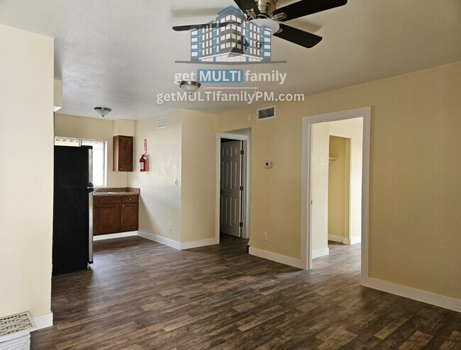 Building Photo - Secure Serenity: 2 Bed, 1 Bath Gated Livin...