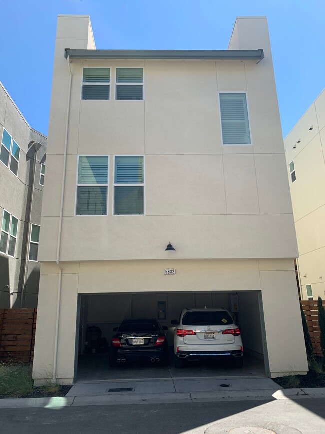 Building Photo - 5832 Noba Rd