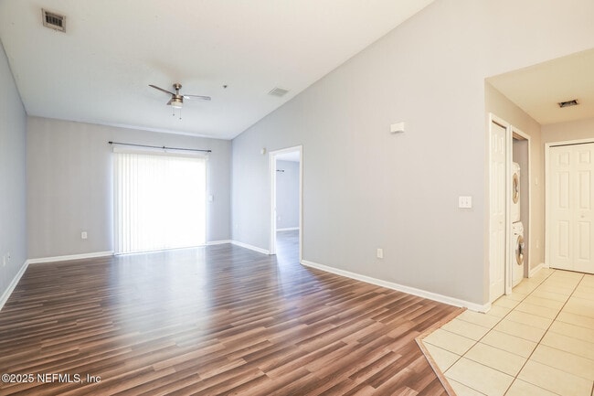 Building Photo - 6860 Skaff Ave