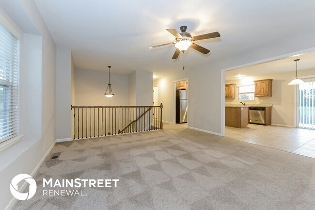 Building Photo - 400 Golfview Dr