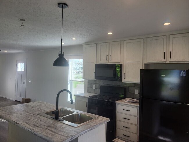 Foto del edificio - 45 Swan Ln