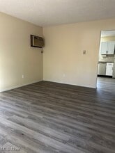 Building Photo - 829 Randall Dr