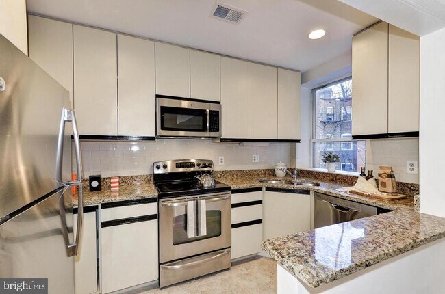 Foto del edificio - 1112 25th St NW