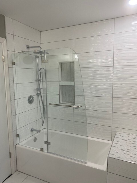 Foto del edificio - 405 Blue Grass Ct