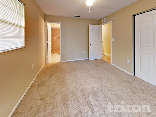 Foto del edificio - 5360 Alhambra Way S