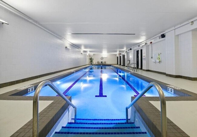 Foto del edificio - 270 E Highland Ave