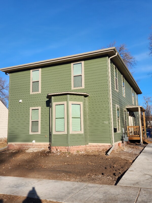 712 E 6th St, Dell Rapids, SD 57022 Townhome Rentals in Dell Rapids