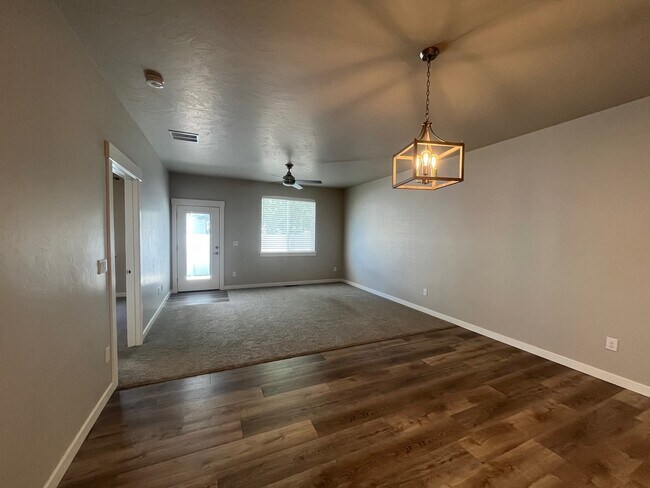 Building Photo - 6348 W Tierra Ln