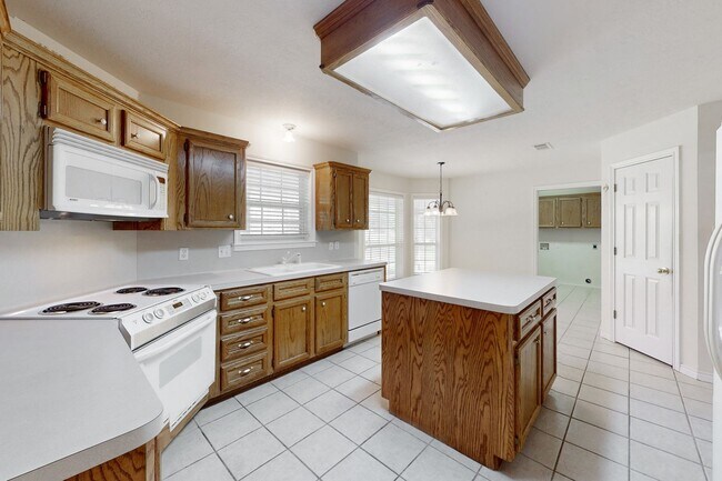 Building Photo - Rural location 2 bedroom 2 bath home