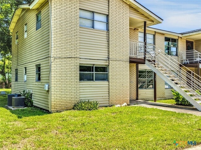 Building Photo - 744 Old Martindale Rd