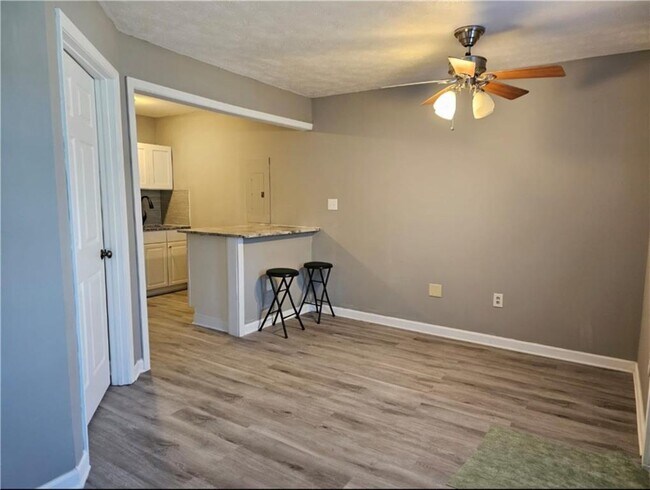 Building Photo - 284 Oak Ridge