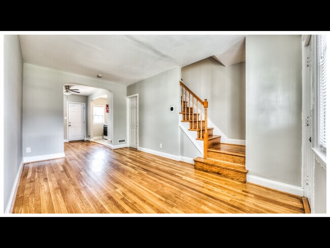 Building Photo - 5113 Nelson Ave