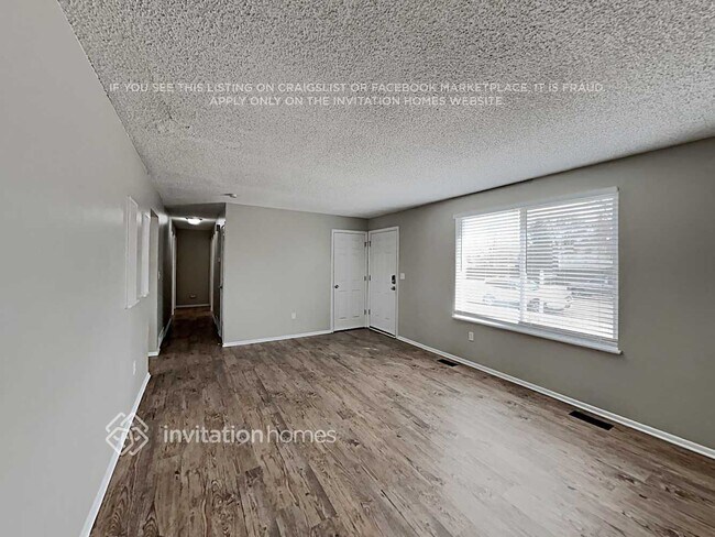 Building Photo - 15735 E Brown Ave