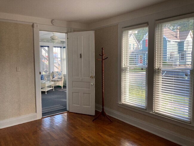 Living Room - 317 Eagle St