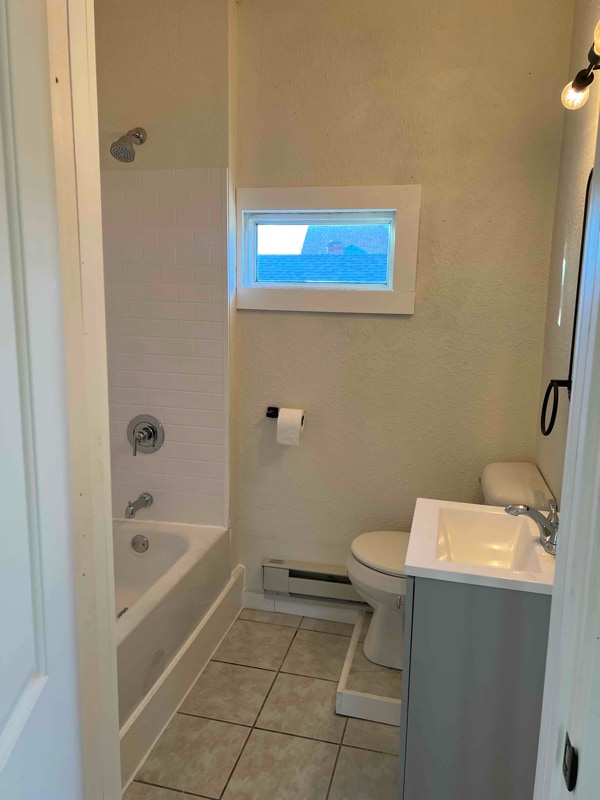 Building Photo - 120 E Saratoga St