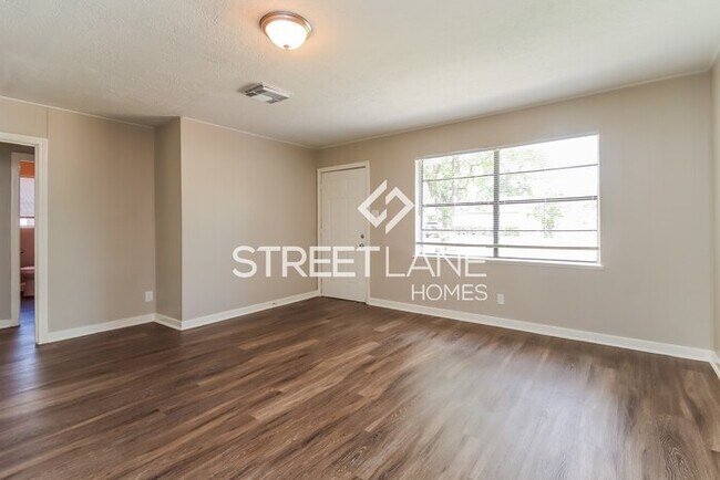 Building Photo - Charming 2 Bedroom in Pasadena!