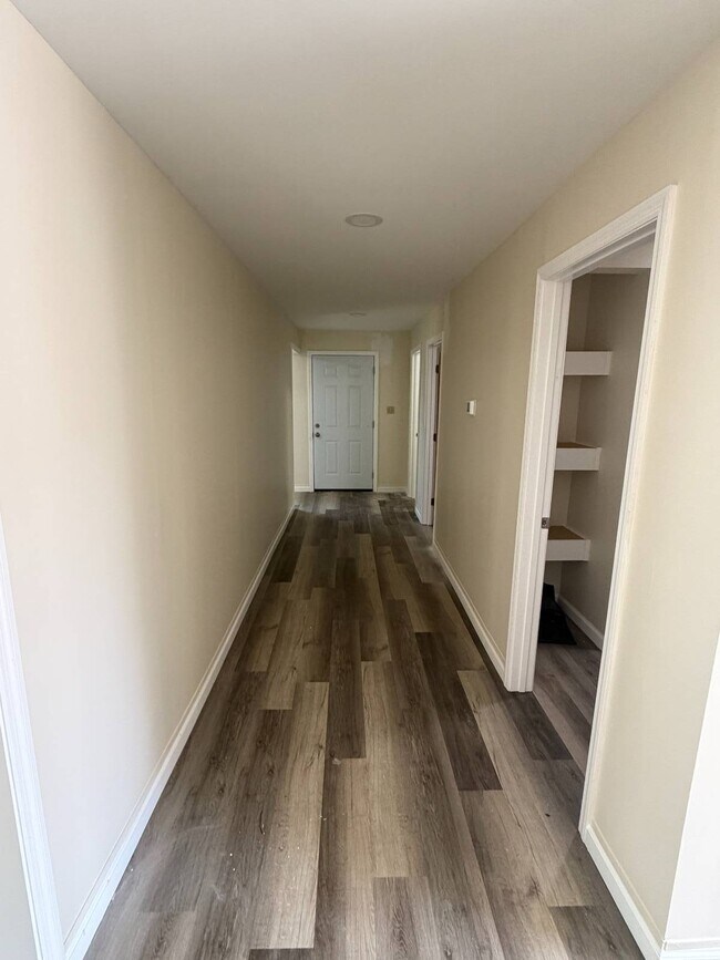 Foto del edificio - 551 N Lee Ave