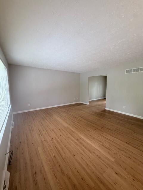 Foto del edificio - 3422 Clays Mill Rd