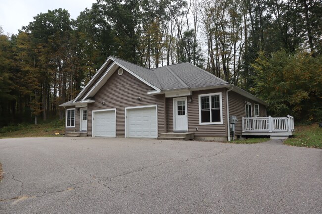 Building Photo - 550-552-552 Westford Rd