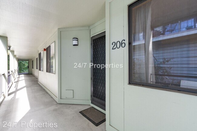 Foto del edificio - 2 br, 2 bath House - 4926 S. Corbett Ave. ...