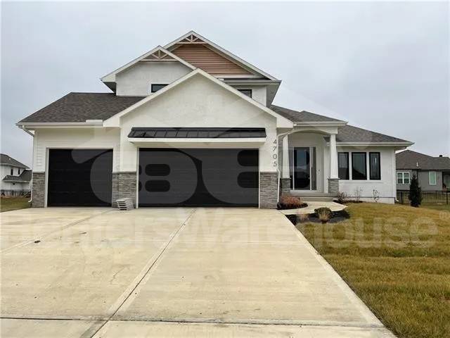 Primary Photo - 4705 NE Freehold Dr