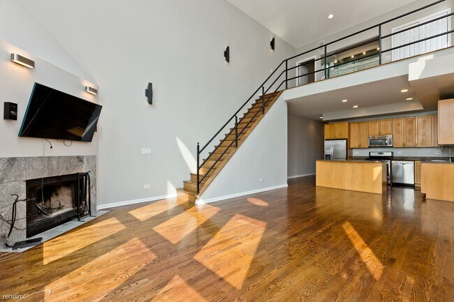 Foto del edificio - 3 br, 2.5 bath Condo - 854 W Erie St
