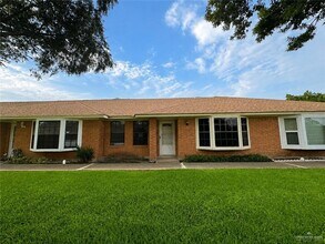 Building Photo - 15 E La Vista Ave