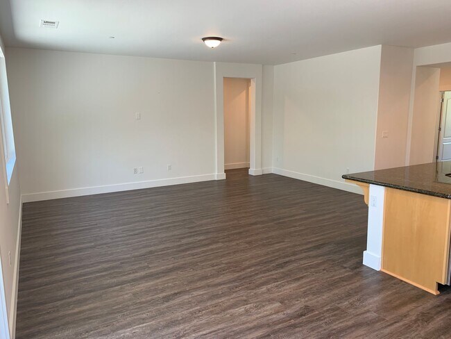 Foto del edificio - Beautiful Single Story Brentwood Home