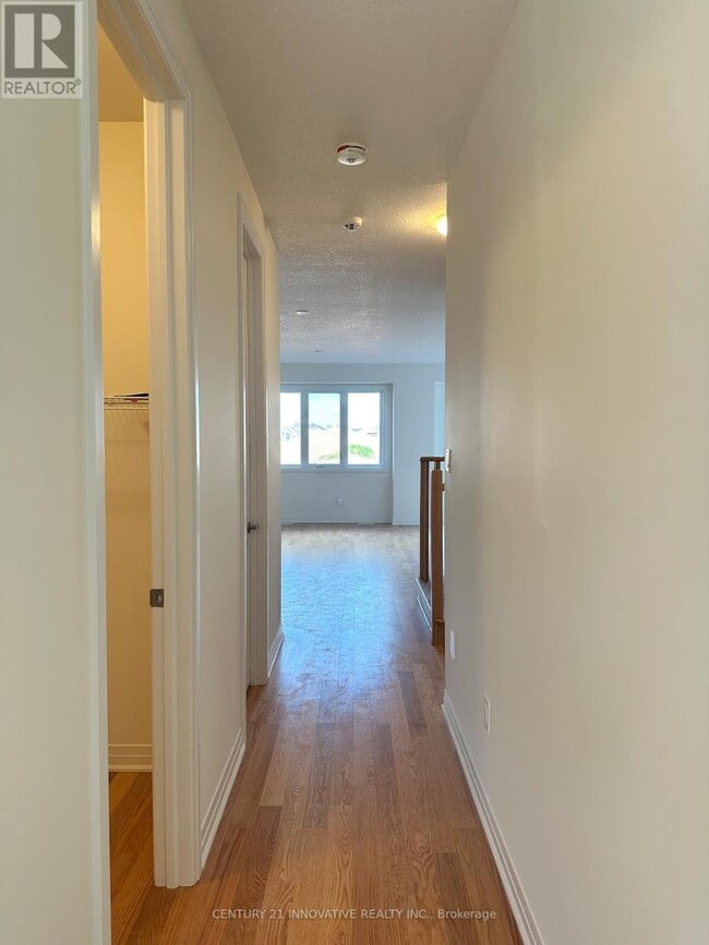 Photo du bâtiment - 202 Port Cres