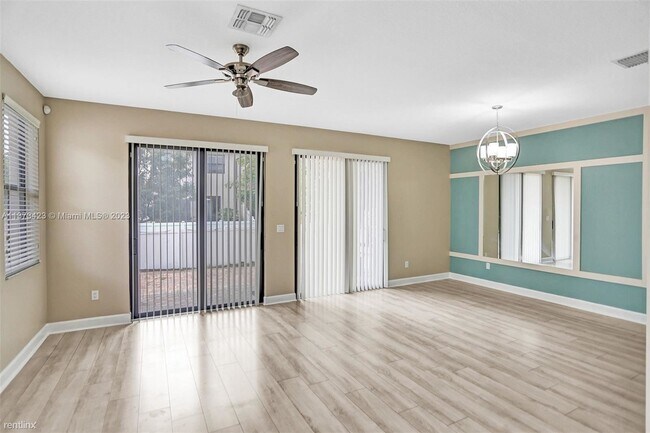 Foto del edificio - 4 br, 2.5 bath House - 4616 NW 59th St