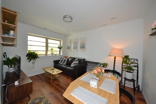 Foto del edificio - 218 W 24th St